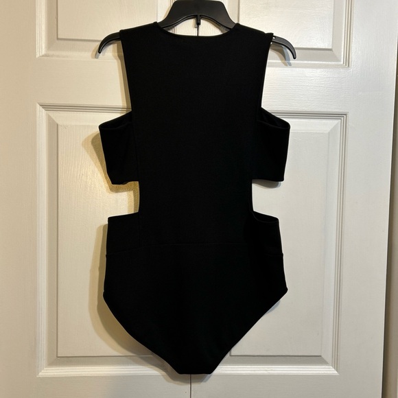 NWT Gianni Bini Size L Large Black Sleeveless V-neck Side Cutout Bodysuit Top - Picture 6 of 11